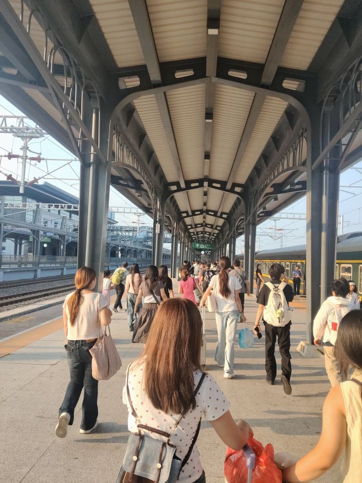 终于半途下车了，坐火车想吐截图