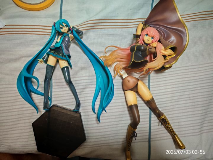 好可怜的初音和露卡截图