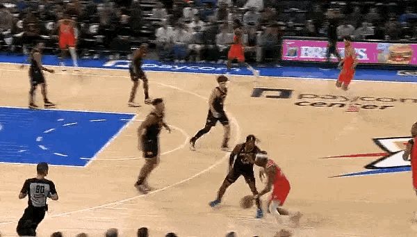11月12日NBA赛事精彩瞬间截图