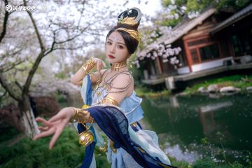 #决战平安京#(垢尝代班中——）
大人们好！刚才突然收到了樱子的消息，打开一看似乎是她此前在西湖游玩时所记录下的照片，不仅有春柳拂风，醉沁人心的秀美西湖，还有绝美式神现世相遇ヽ(^ω^)ﾉ ；当然啦，也少不了热情洋溢前来参与活动的大人们哦！一起来看看吧~