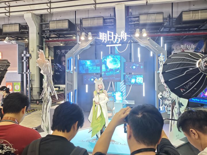 TAPTAO玩聚节明日方舟展台截图