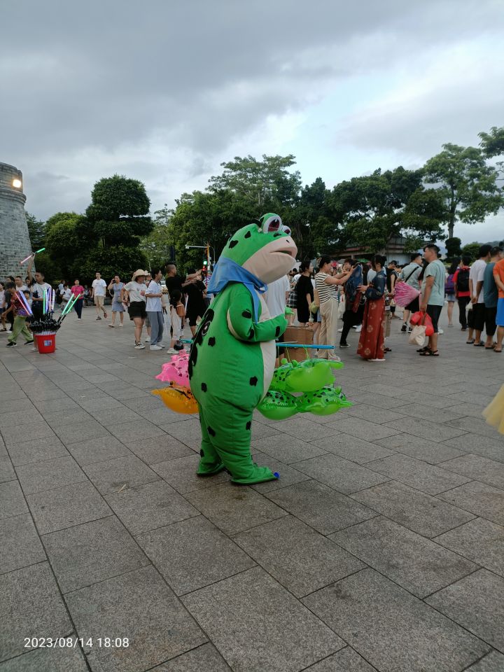 终于见到现实版的了[表情_斜眼笑][表情_斜眼笑][表情_斜眼笑]#香肠派对6周年截图
