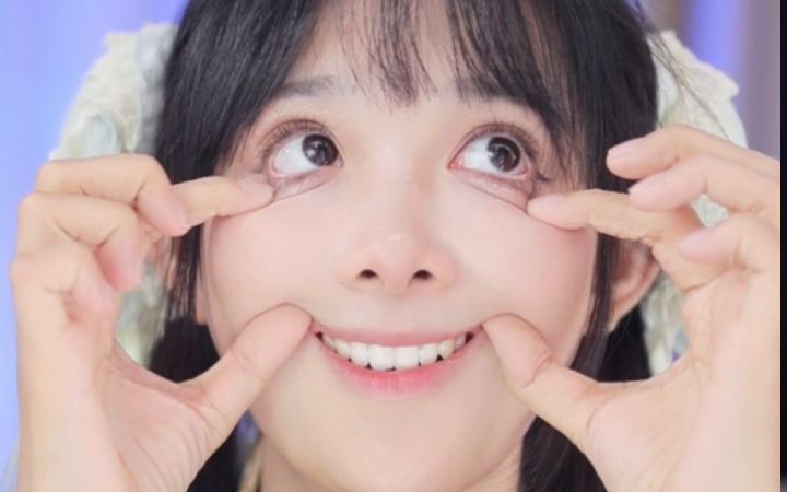 【鱼子酱】《神的随波逐流》中华风洛丽塔打歌服套装 直播跳舞录屏截图
