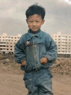 #小时候vs现在 #算不算逆袭成功 小时候是帅哥,长大后是大哥!!截图
