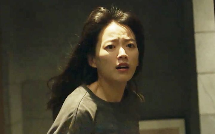 手机被骇遭威胁!Netflix悬疑惊悚电影《只是掉了智能手机》正式预告截图