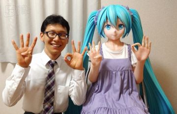 跟初音未来结婚6年的男人，终于还是被官方警告了