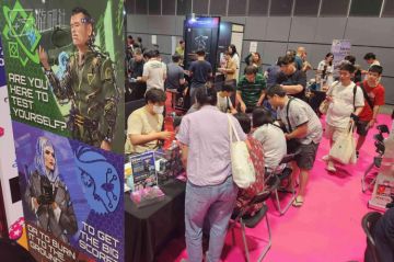 一款6年前就“死”了的卡牌游戏，玩家们把它重新带回中国