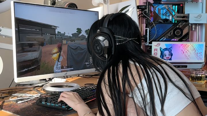 很难想象坐在电脑面前的是个人截图