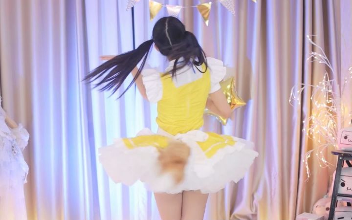 【鱼子酱】《桃源恋歌》常服套装 直播跳舞录屏截图