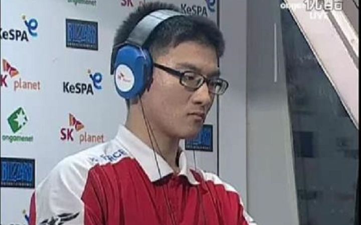 【PLU中文解说】韩国星际1 111206 SPL1112赛季 M18m(P) vs Jaedong(Z) 第二场截图