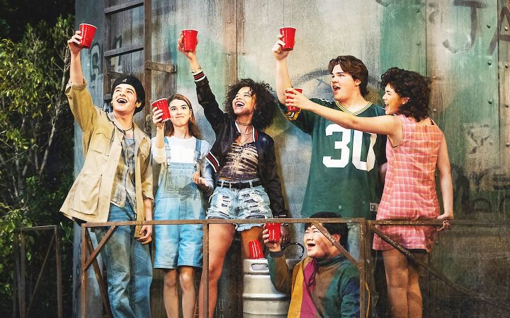 Netflix喜剧《90年代秀》先导预告截图