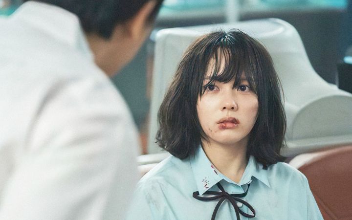 宋慧乔化身疯批美人!Netflix复仇韩剧《黑暗荣耀》正式预告截图