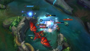 是人是鬼都在秀，只有它们在挨揍