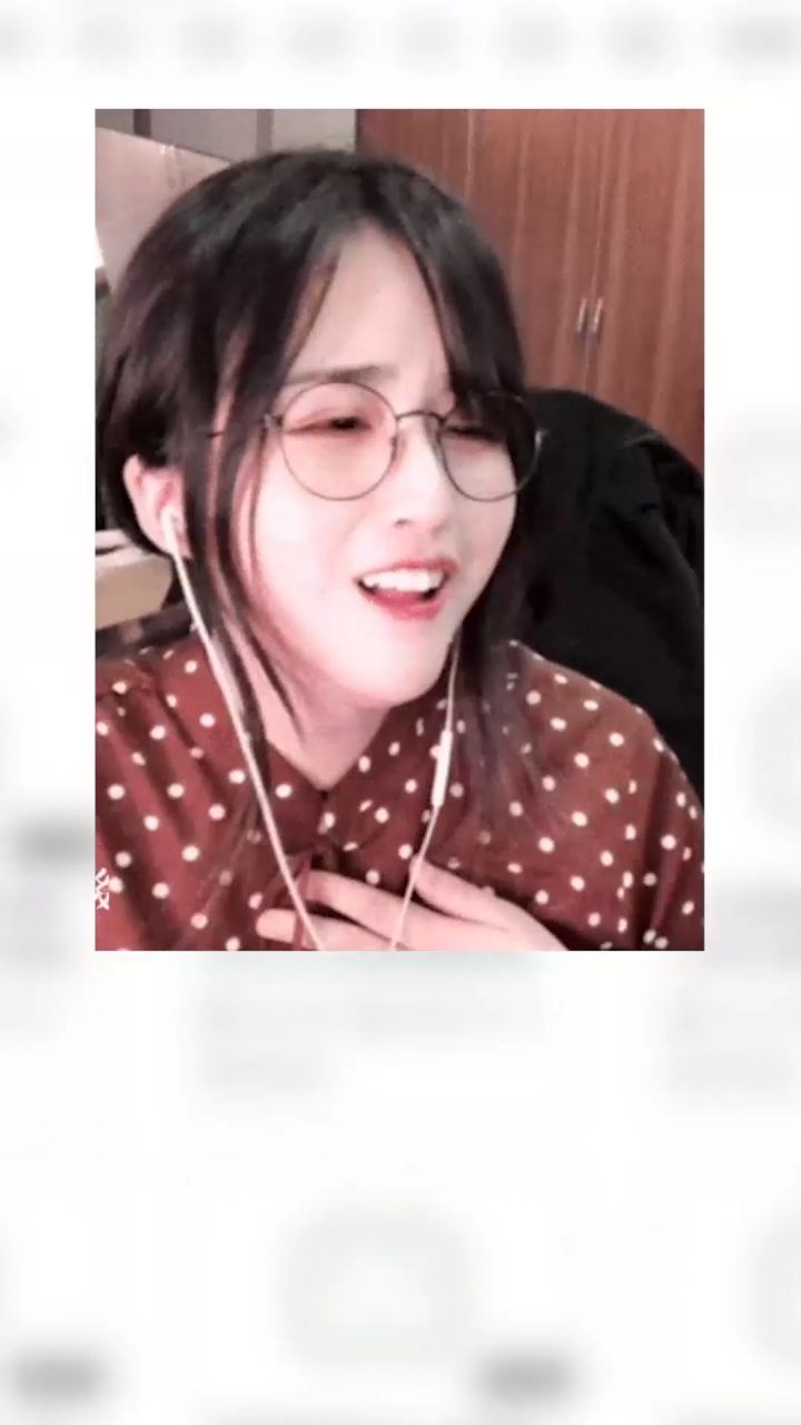 《怡菠三折》#菠萝赛东 #周淑怡段子 #情不自禁截图