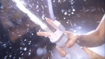 【15秒CM】マジで噴き出すトイレ