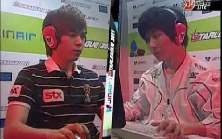【PLU中文解说】韩国星际1 110720 JinAir OSL 16强 第三日 Calm(Z) vs Baby(T) 第三场截图