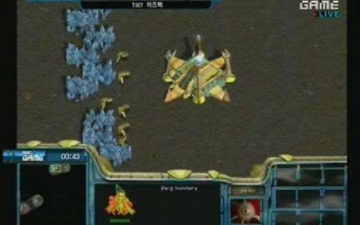 【PLU中文解说】韩国星际1 101228 SPL 1011赛季 Bisu(P) vs Jaedong(Z) 第一场截图