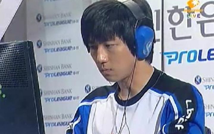 【PLU中文解说】韩国星际1 110112 SPL 1011赛季 Stork(P) vs Jaedong(Z) 第六场截图