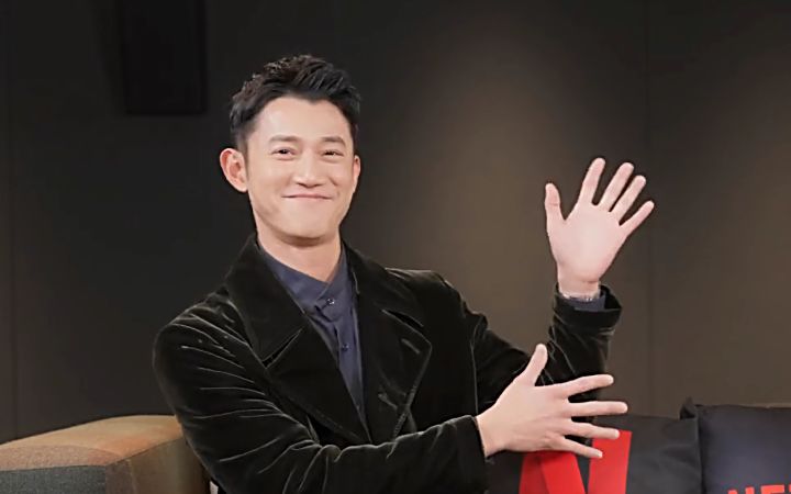 吴慷仁现身东京！Netflix《模仿犯》原著作者宫部美雪亮相截图
