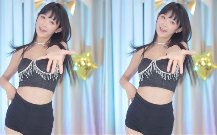 【鱼子酱】《SHAKE IT》常服套装 直播跳舞录屏截图