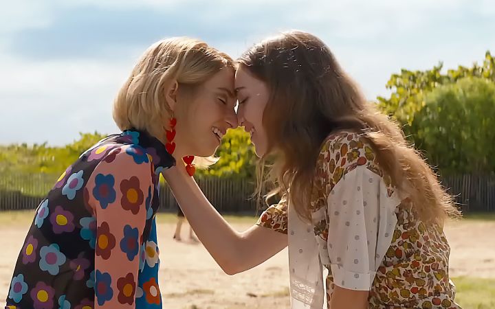 少女双双联手报复前男友！Netflix黑色喜剧《复仇少女组》正式预告截图
