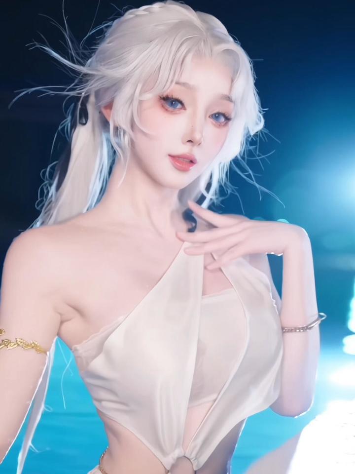 此女只因天上有,人间难得几回闻~cosplay季莹莹截图
