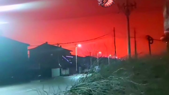 "血月正在升起……"截图