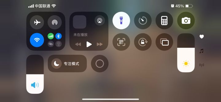 死bug老多了官方必须给我补偿啊。都心情玩了也没有解决办法的截图