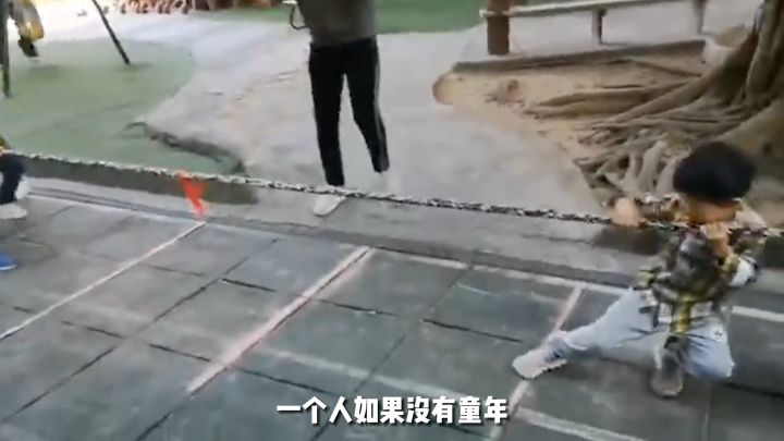 山海镜花:没童年的青丘小公主,父亲是雌雄难辨的大妖截图