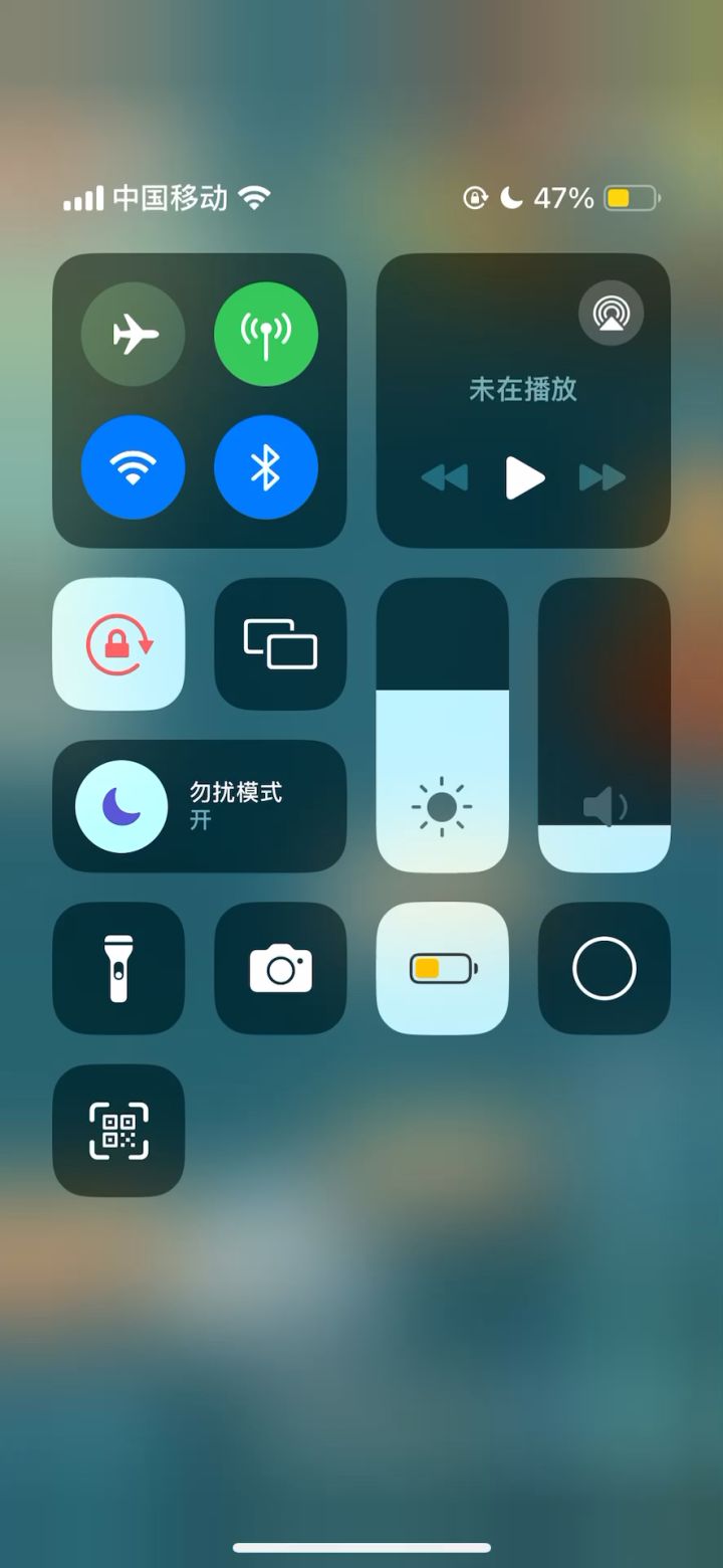 好萌啊,北北宝宝吃东西,但是宝宝你手呢🙀🙀截图