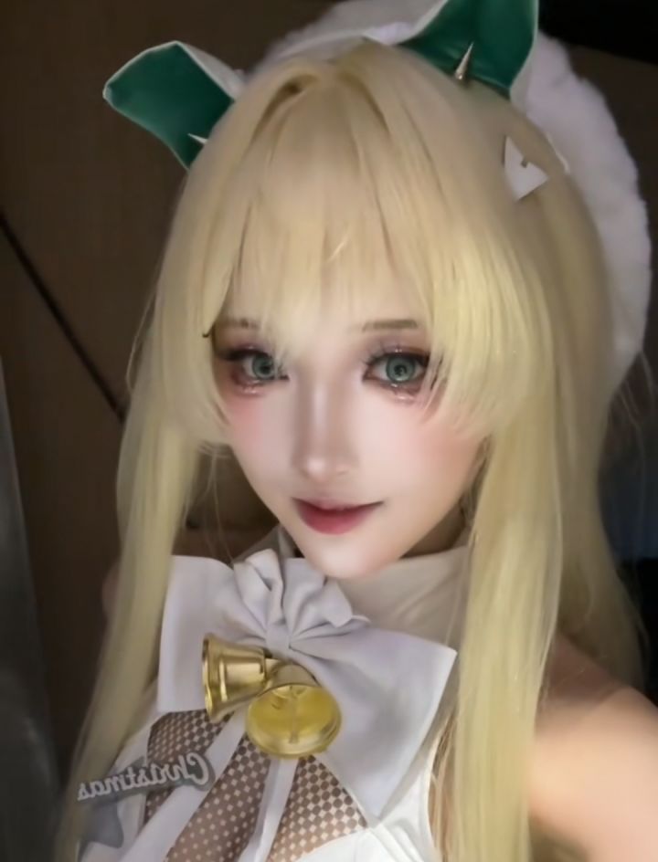 给大家看看萤火虫nikke玻璃房内视角！截图
