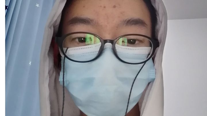 决赛圈，二打四，刺激啊！，差一点就吃鸡了，你们在哪个段，公频里打出来。截图
