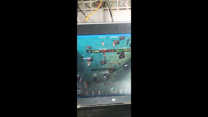 异侠低级矿洞外挂小号横行截图