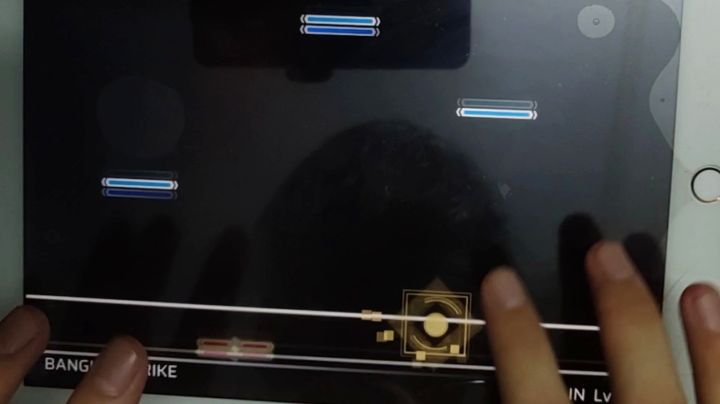 板子吃饱了！BANGING STRIKE断触版手元？截图
