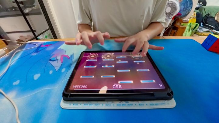「奇怪的视角」像素小人IN15 AP截图