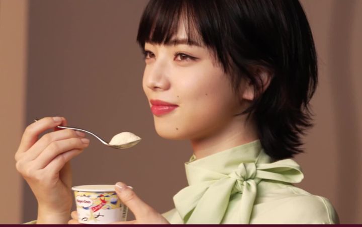 小松菜奈 x 哈根达斯最新治愈广告截图