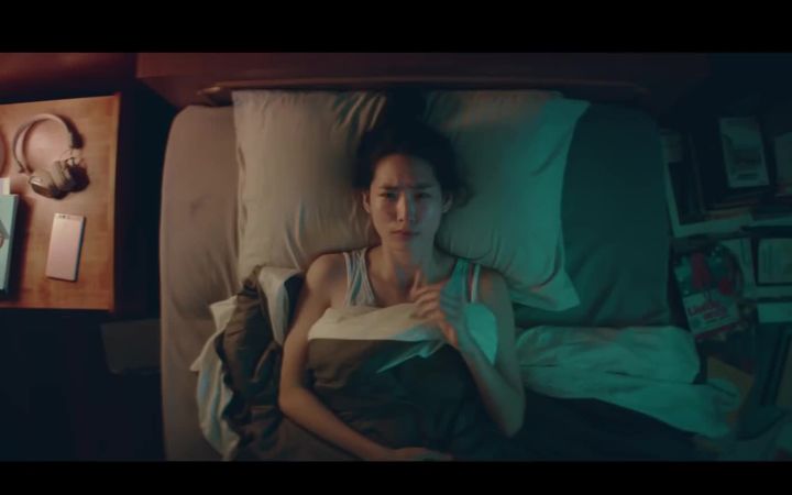 泰国沙雕广告：烦躁的美女，竟变寄生兽……截图