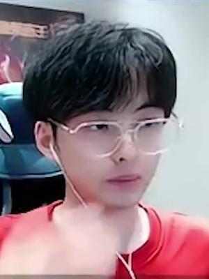 当我看到张飞和镜的时候,这把就已经锁定胜局了!#王者荣耀#赖神老夫子#红魔7截图