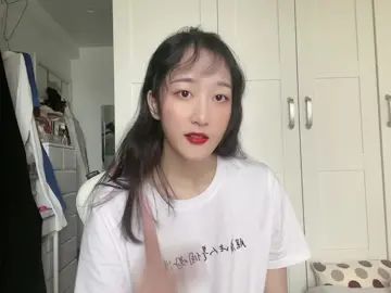 #狼人杀 你们觉得情侣玩狼人杀应该相爱相杀还是互帮互助?评论区见~截图