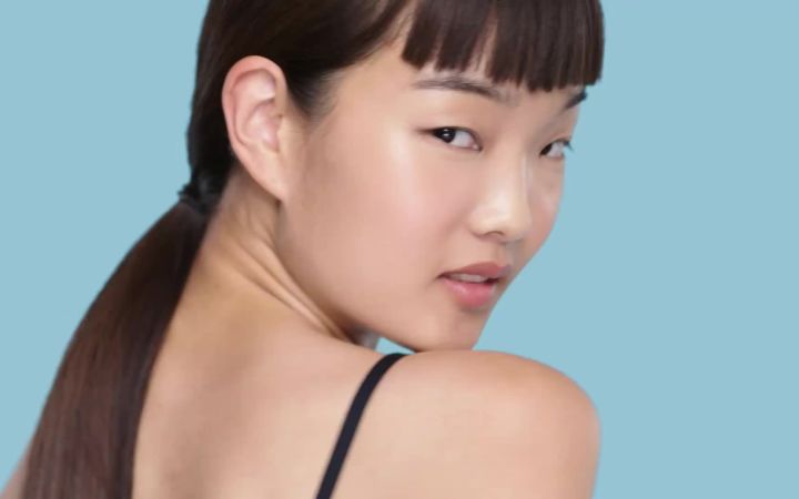 香奈儿广告模特引争议,有网友质疑是对东方人刻板印象截图