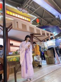 【震惊】原来你是这样的阿月……月牙村徒手劈瓜第一人！