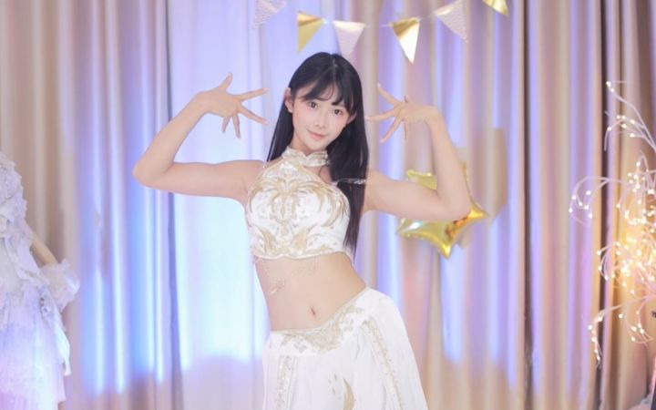 【鱼子酱】《九尾狐》常服套装 直播跳舞录屏截图