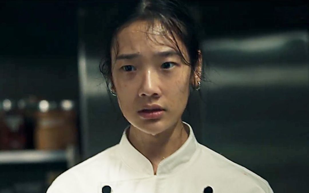 爆裂天才厨师？！Netflix惊悚电影《饥渴游戏》正式预告 天才枪手女主主演！截图