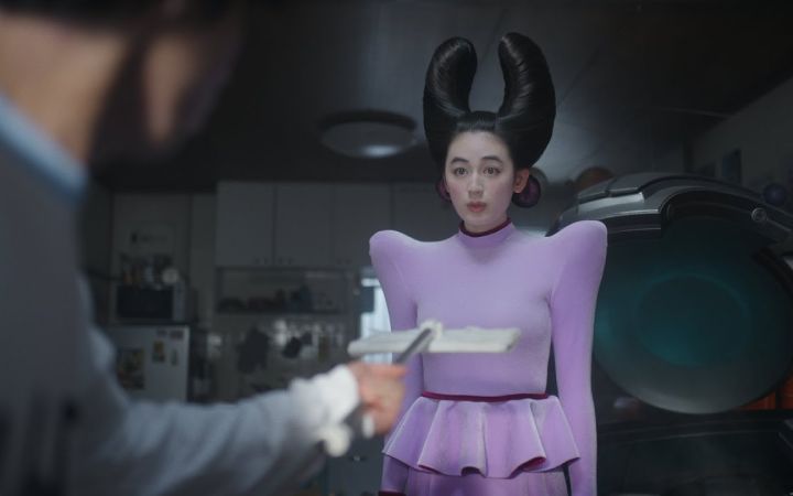 日本沙雕广告:家里突然闯入外星女孩截图