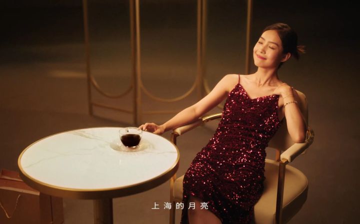 支付宝最新广告:别人家的月亮,配音拉胯又尴尬截图