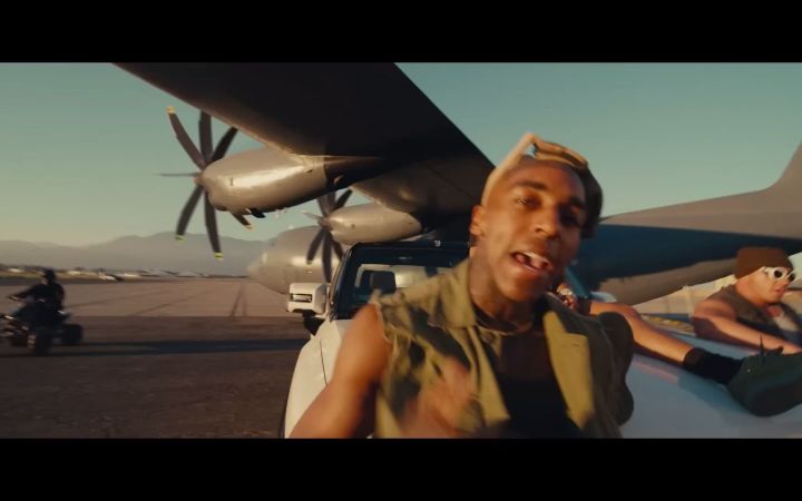 《使命召唤:现代战争2》MV 'Squad Up' 宣传片截图