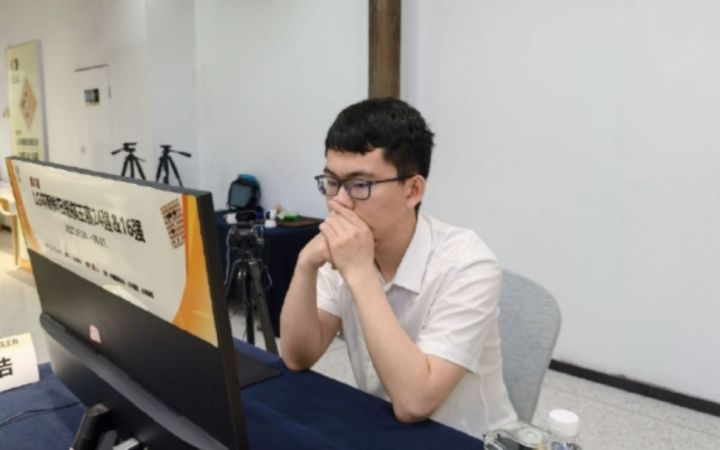 【今日时局】LG杯决赛首局,丁浩执白中盘胜杨鼎新截图