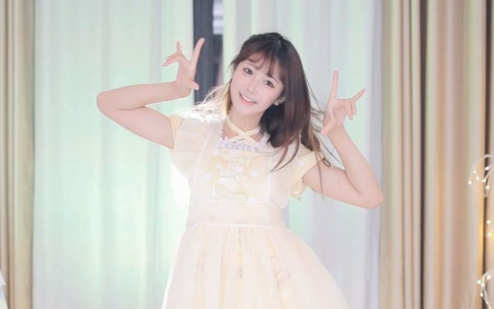 【鱼子酱】《Bunny》小黄裙套装 直播跳舞录屏截图