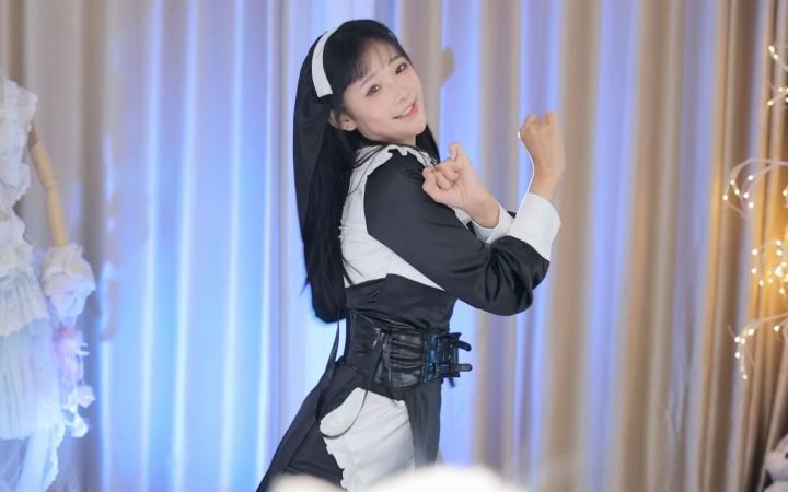 【鱼子酱】《恋爱告急》修女套装 直播跳舞录屏截图