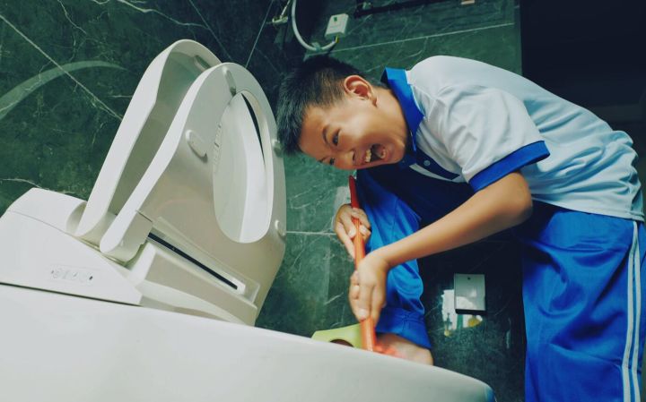 是谁教海南警方这么拍宣传片的,哈哈哈哈太沙雕了截图